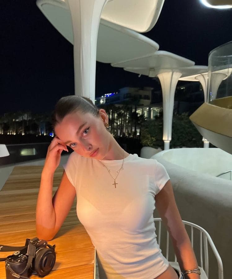 Alvina — 170 cm, middle eastern, Dubai Marina (3/7)