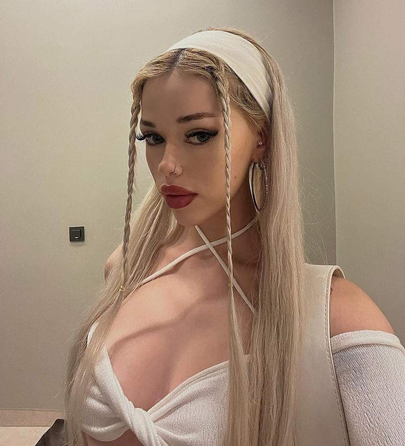 Arina — asian, anal, Downtown (7/8)