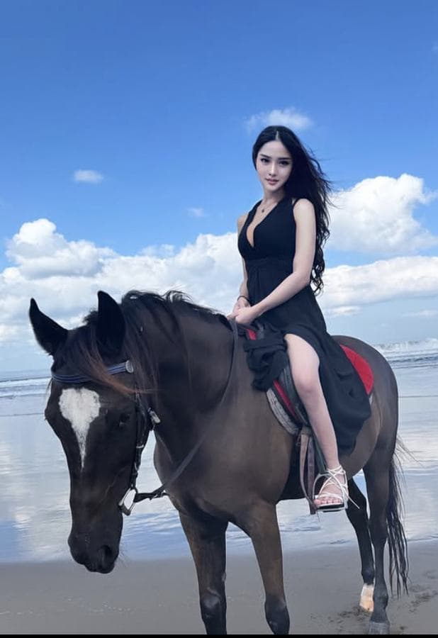 Beverly Lee — Indonesian · Female escort