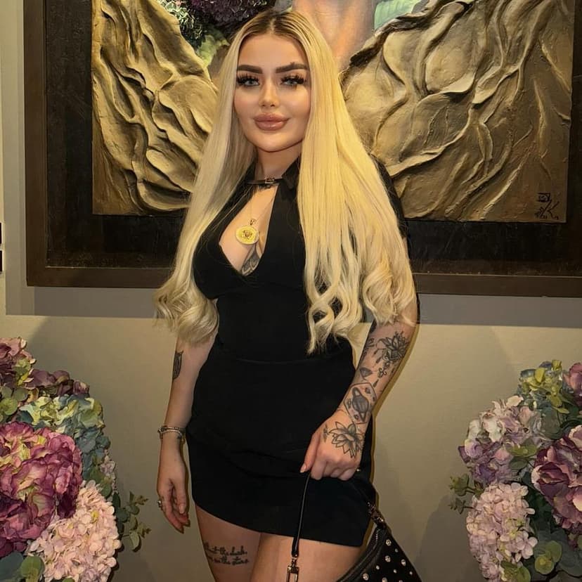 Dilara — black hair, 175 cm, Downtown (5/8)