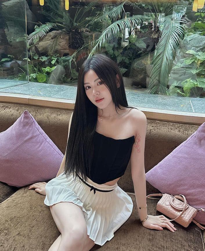 Indah Ria — Indonesian, 27, Downtown (7/8)