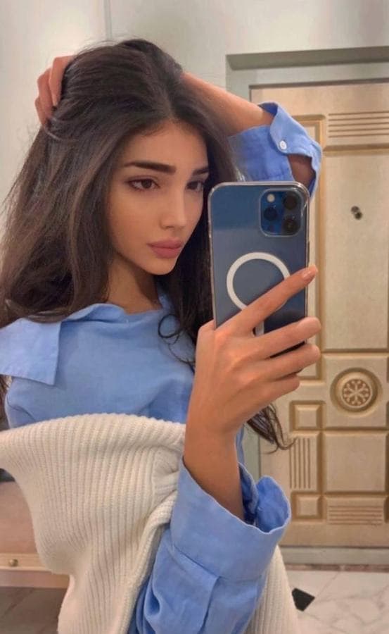 Oli — skinny, black hair, Deira (2/4)