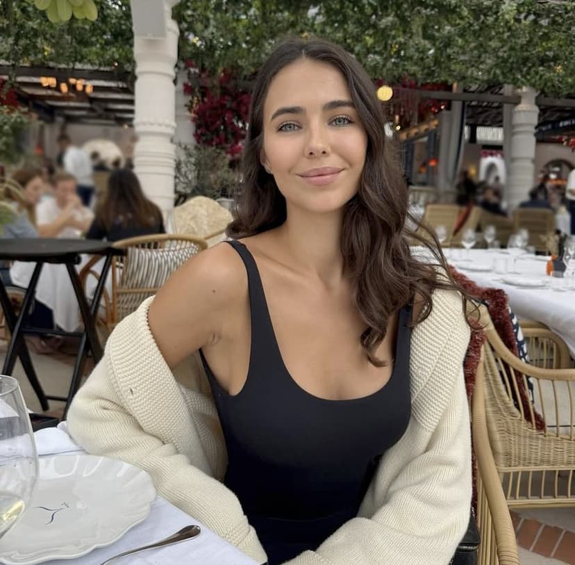 Venke — brown hair, 168 cm, Dubai Marina (6/6)