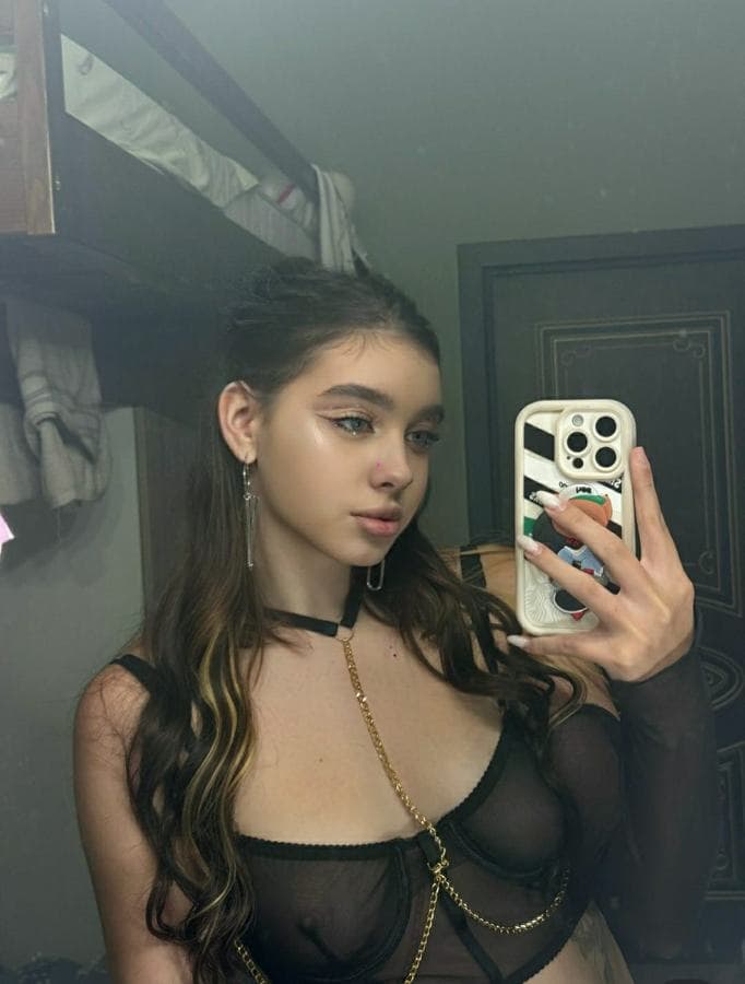 Yeva — regular, black hair, JBR (4/5)