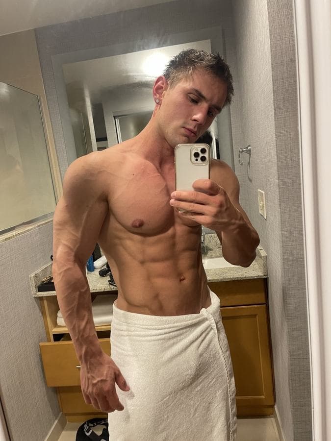 Adrian, Russian · Male escort, Bur Dubai