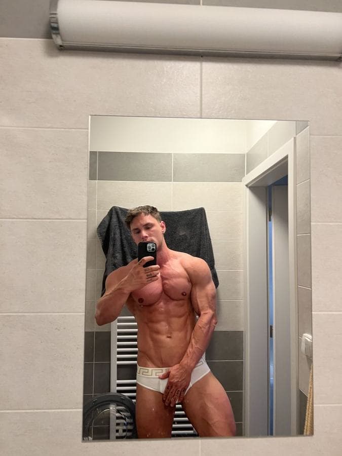 Adrian — anal, Russian, Bur Dubai (4/8)