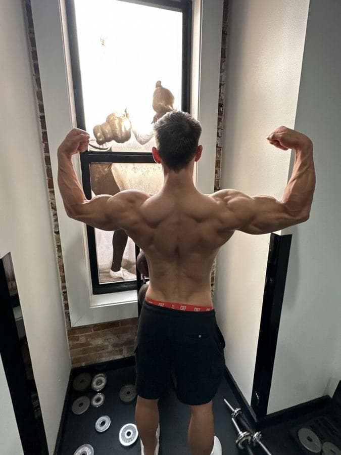 Adrian — Russian, 24, Bur Dubai (8/8)