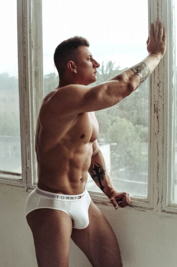 Alessandro — Russian · Male escort