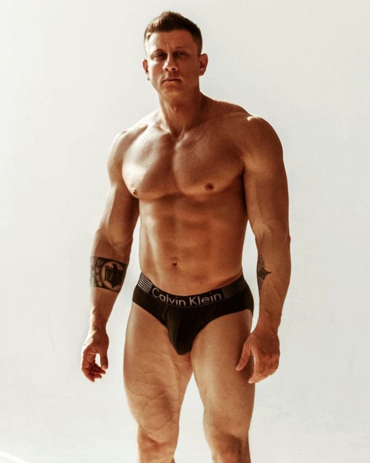 Alessandro — Russian, 29, JVC (8/8)