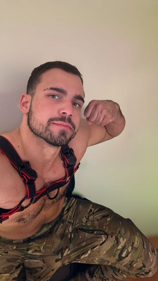 Amadeus — 24, curvy, JBR (5/8)
