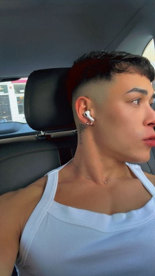 Axl — 170 cm, mixed, Dubai Marina (3/8)