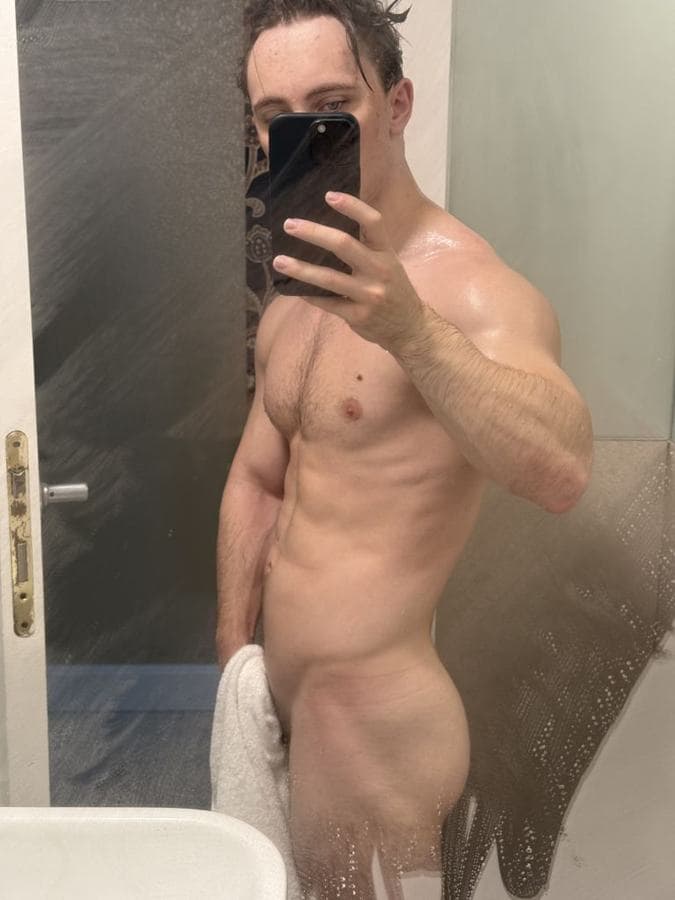 Benjamin — Russian, 21, Dubai Marina (8/8)