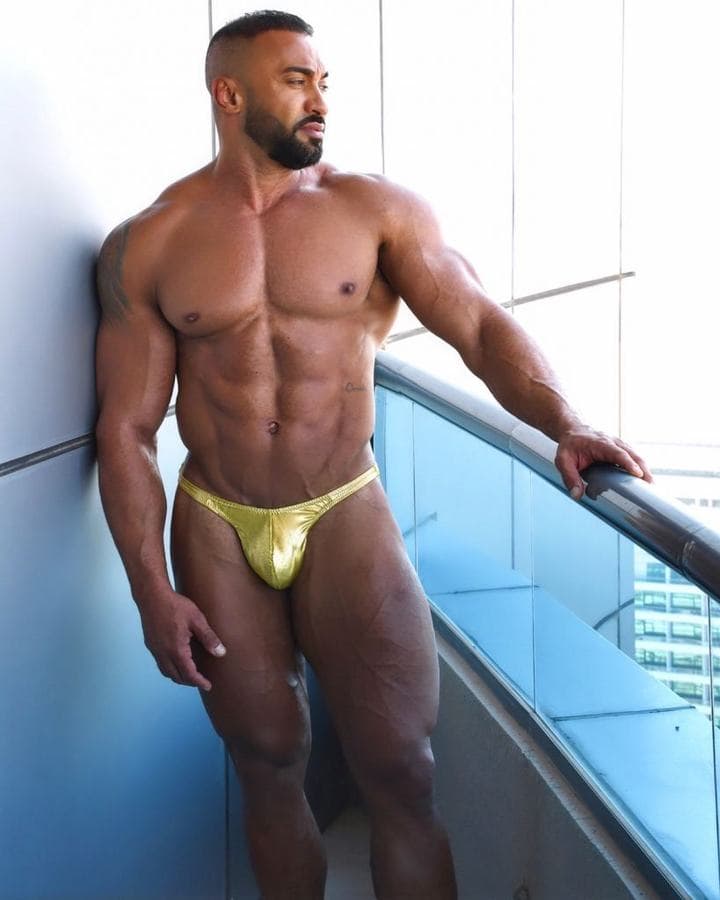 Charles — 178 cm, european, Palm Jumeirah (3/8)
