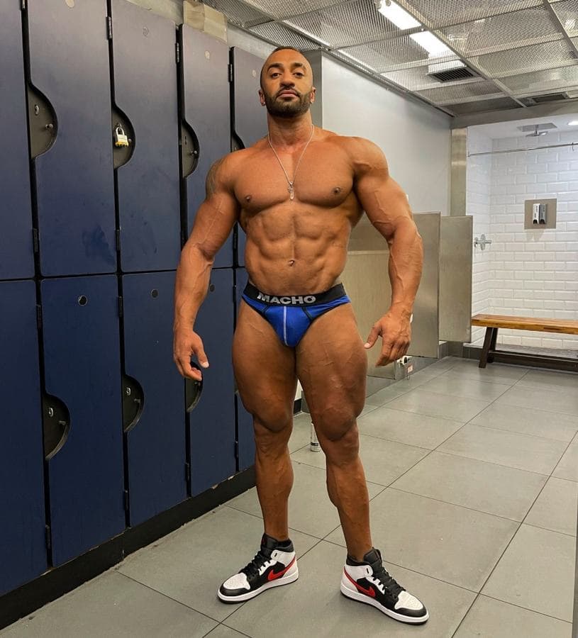 Charles — 38, bbw, Palm Jumeirah (5/8)