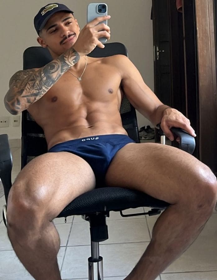 Liam — Brazilian, 26, TECOM (8/8)