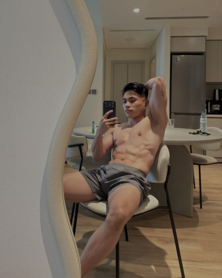 Nico — 24, average, Downtown (5/8)