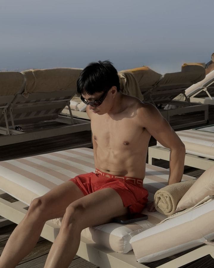 Nico — black hair, 163 cm, Downtown (6/8)