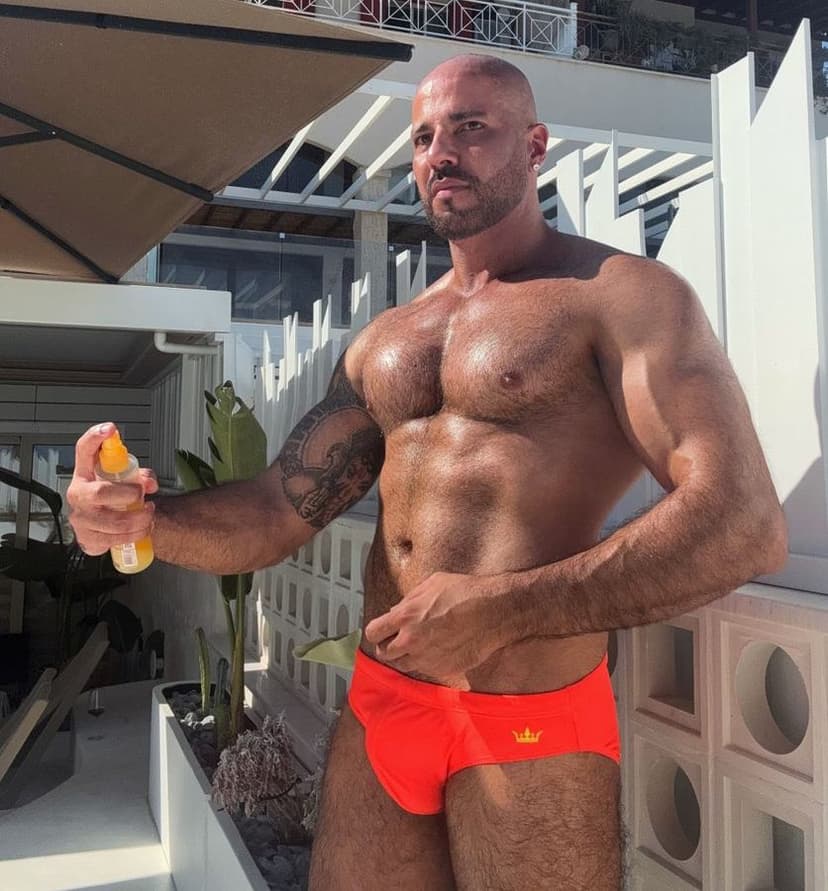 Sultan — 188 cm, european, Dubai Marina (3/8)