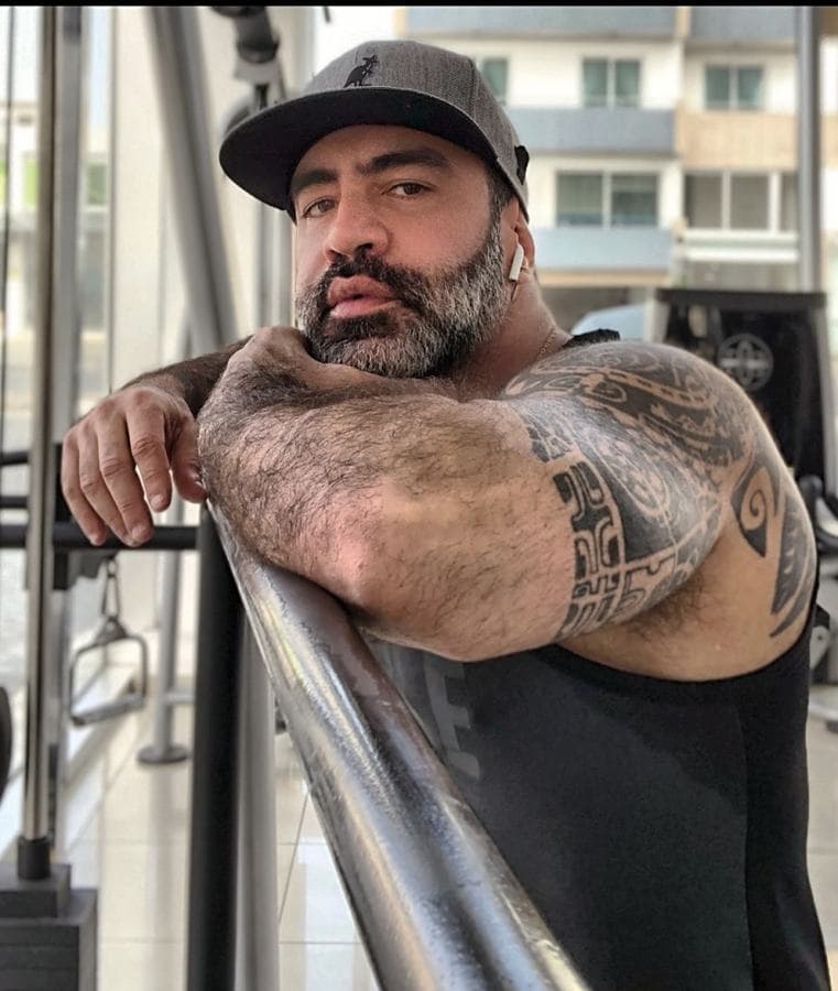 Theodoros — anal, Brazilian, Dubai Marina (4/8)