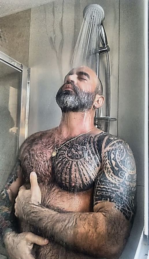 Theodoros — Brazilian, 44, Dubai Marina (8/8)