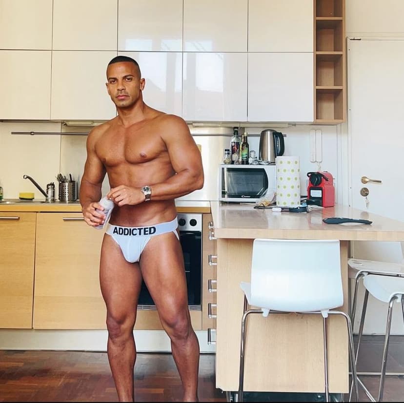 Tony — Brazilian · Male escort