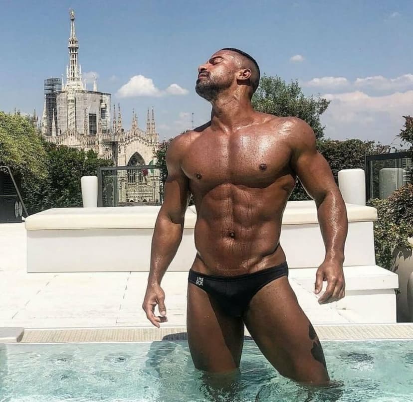 Tony — 178 cm, latina, Business Bay (3/8)
