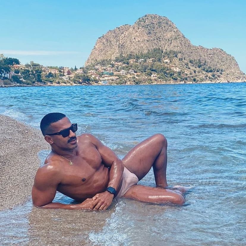 Tony — cob, Brazilian, Business Bay (4/8)