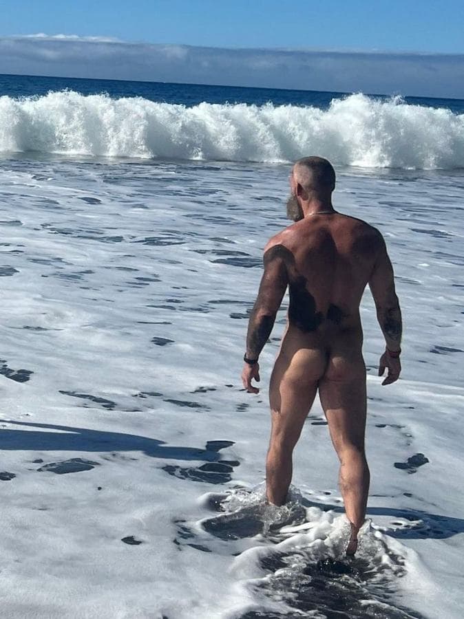 Viking — 39, curvy, Downtown (5/8)