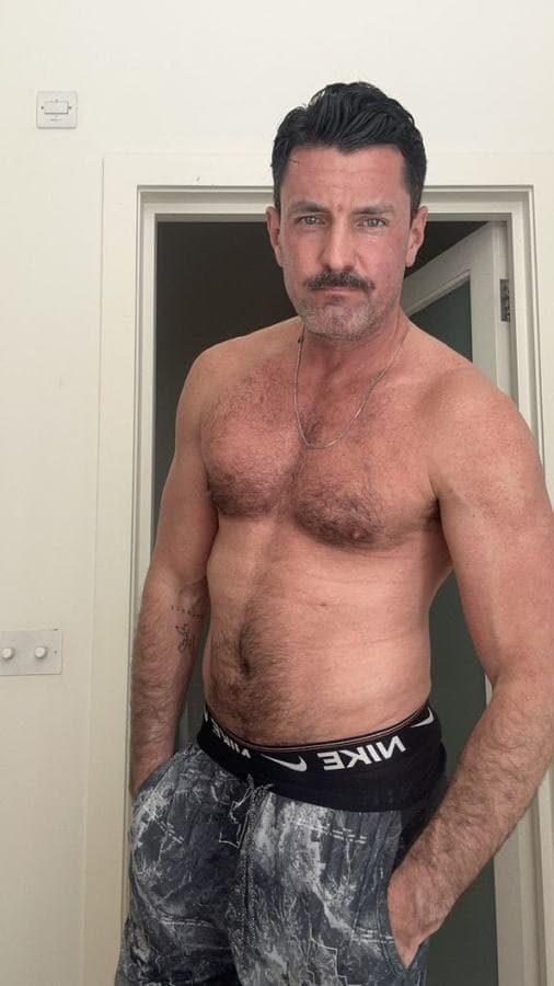 William — 188 cm, european, Bur Dubai (3/8)