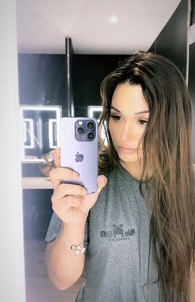 Amy — Colombian, 26, JBR (8/8)