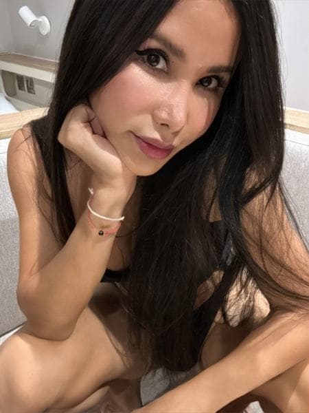 Andrea — Colombian · Trans escort