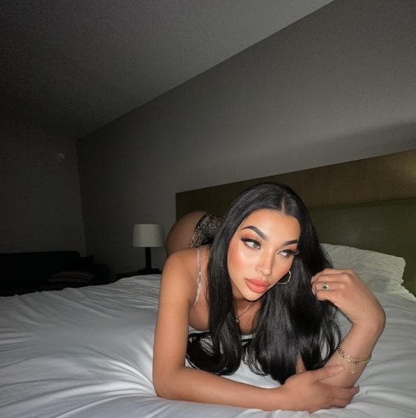 Barbara — Brazilian · Trans escort