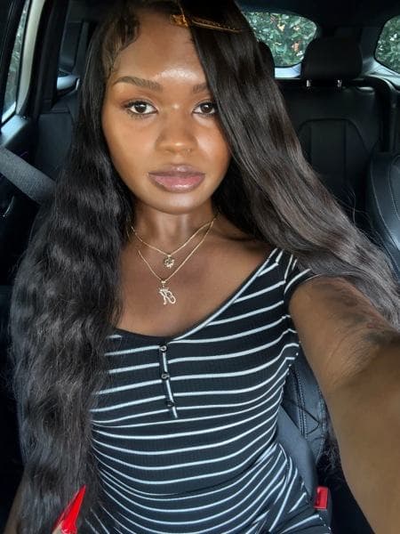 Claudia — curvy, black hair, JVC (2/8)