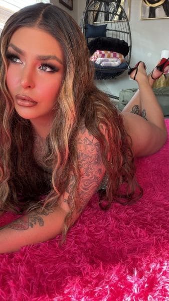 Fiona — curvy, colored hair, Dubai Marina (2/8)