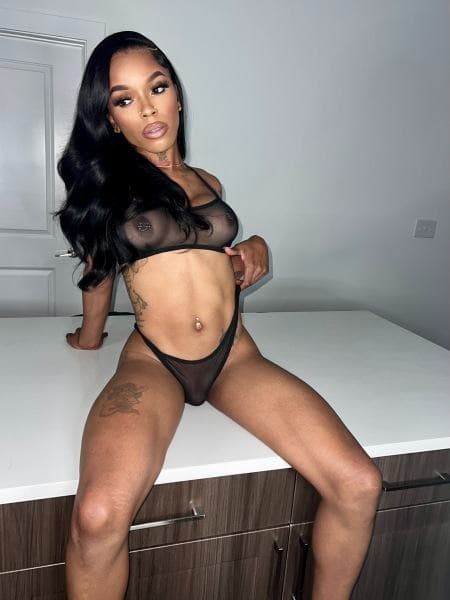 Kassidy — Brazilian, 25, Al Barsha (8/8)