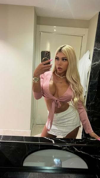 Lika, Colombian · Trans escort, Business Bay