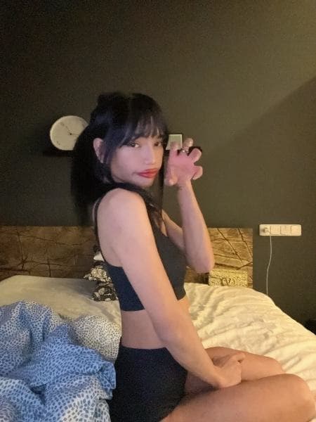 Louisa — 164 cm, asian, Dubai Marina (3/7)
