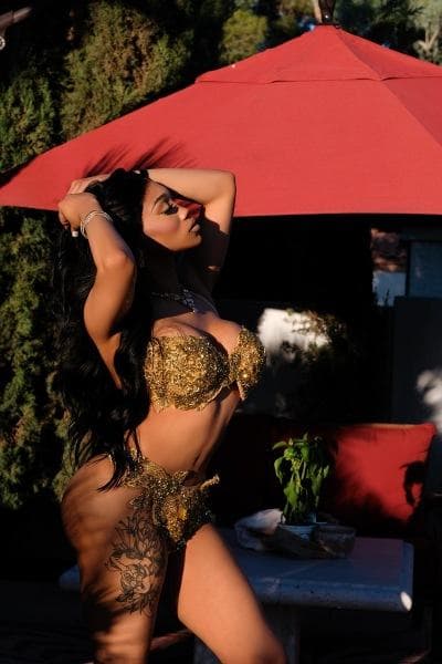 Meg — 27, regular, Palm Jumeirah (5/8)
