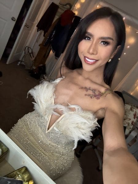Sandy — 170 cm, asian, Downtown (3/8)