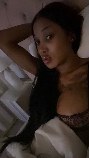 Sara — 25, curvy, JBR (5/8)