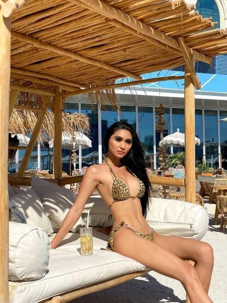 Sienna — 174 cm, asian, Dubai Marina (3/8)